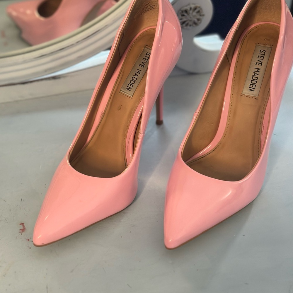 Steve Madden Light Pink Pointed Heels